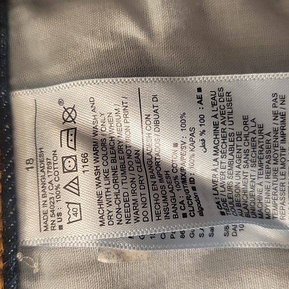 Women High-Rise Button-Fly Slouchy Straight Jean Shorts, Size: 18, NWT - Picture 8 of 8